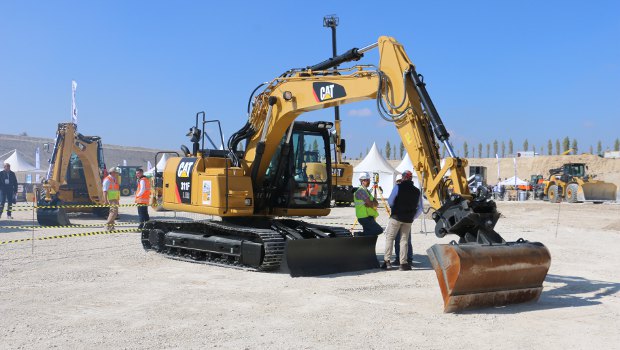 Caterpillar inaugure sa dernière pelle compacte