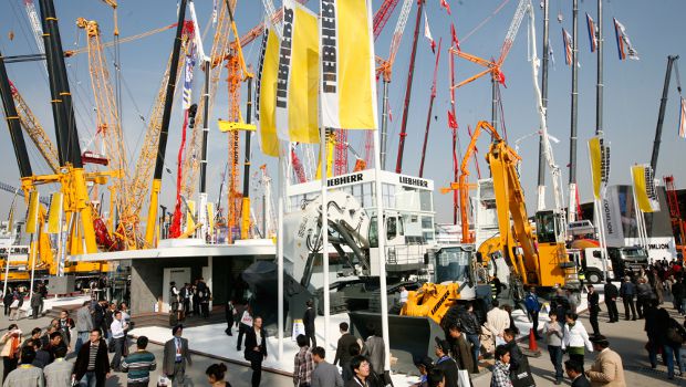 Liebherr s'affiche en grand à Bauma China 2014