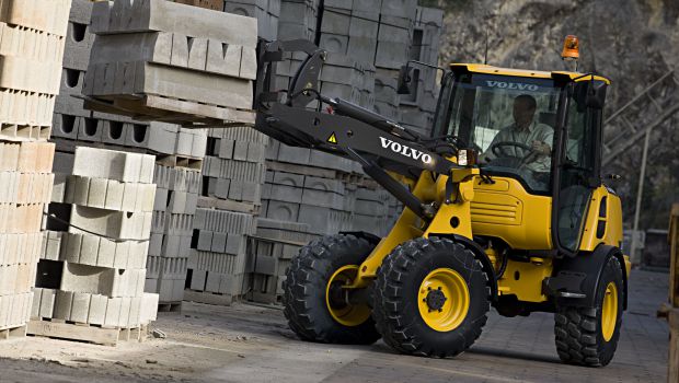 Chargeuses sur pneus < 100 ch : le diktat du loueur ! 