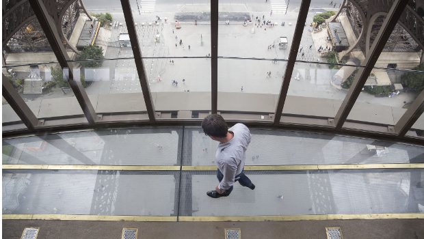 Saint-Gobain équipe la Tour Eiffel