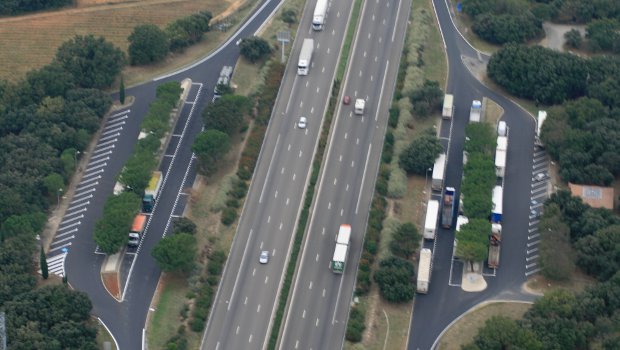 Ecotaxe : le gouvernement résilie son contrat avec Ecomouv’