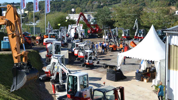 Alliance Compacts fait la fête contre la morosité