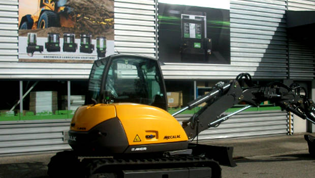 Groeneveld lubrifie les pelles compactes