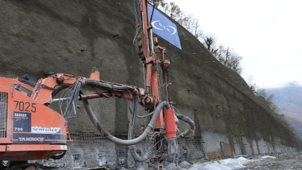 Isère : 47 m de haut, 500 m de long, la paroi clouée de tous les records