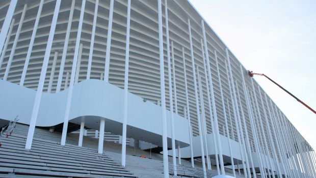 Bordeaux ouvre la voie avec son stade d’acier