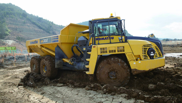 Komatsu introduit son nouveau tombereau en Europe