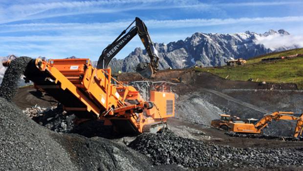 Rockster Recycler dans les montagnes d'Autriche