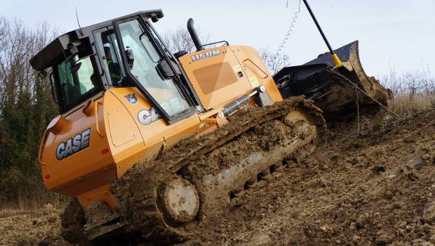 Case met en vedette ses bouteurs