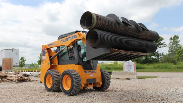 Chargeuses compactes Mustang 1650R