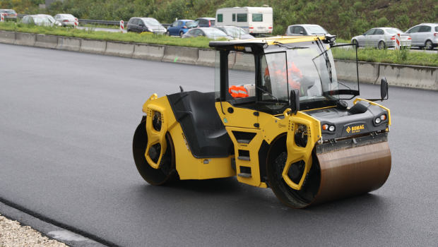 Bomag investit dans des tandems lourds
