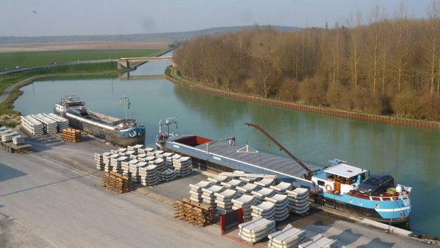 Voie fluviale, voie royale 