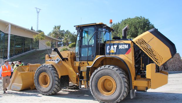 Nouvelles chargeuses moyennes Cat 950M et 962M