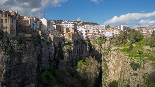 Algérie : les travaux de l’autoroute Est-Ouest reprennent à Constantine