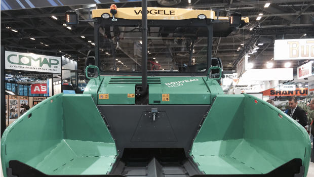 Un finisseur sur chenilles Vögele 100% sécurité