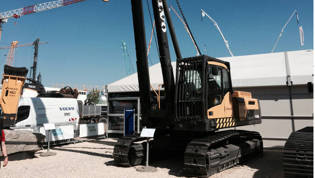 Volvo se positionne sur le segment des pipe layers