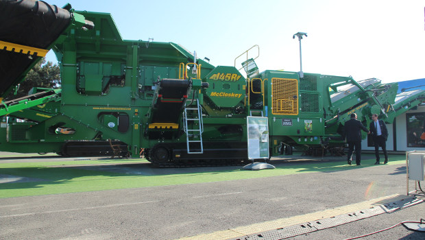 McCloskey présente son dernier concasseur à mâchoires J45R