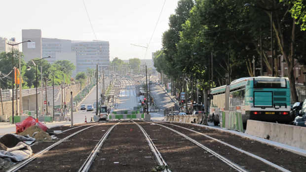 Paris suspend ses chantiers de désamiantage des enrobés