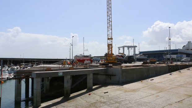 Quiberon : Charier GC innove en ancrant des pieux en sol hétérogène