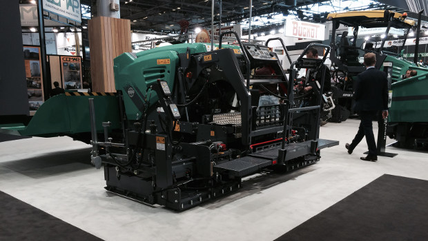 Les nouveaux finisseurs Vögele sur la ligne de départ