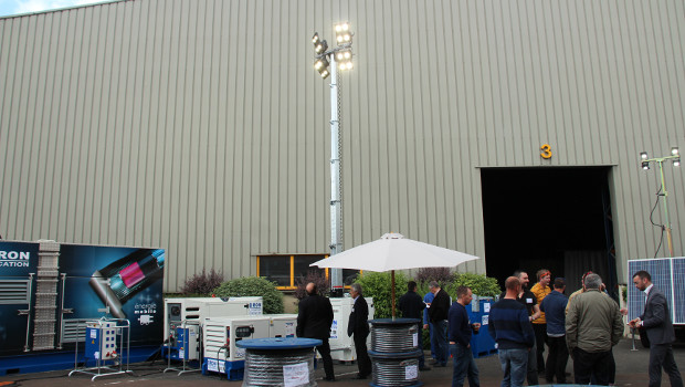 Dron Location lance un nouveau mât d’éclairage