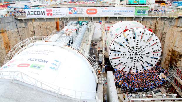 A Hong Kong, faites place au plus grand tunnelier du monde