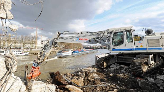 Sur l'Ile Seguin, Brunel Démolition démantèle les usines Renault