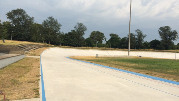 Paris : le vélodrome de la Cipale se dévoile