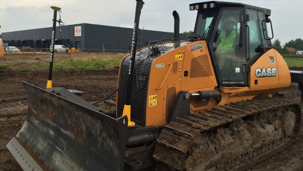 Systèmes de guidage : Case et Leica nouent un partenariat