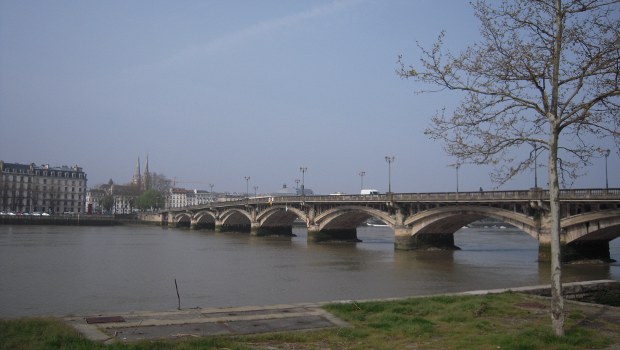 Un gazoduc fraie son chemin sous l'Adour