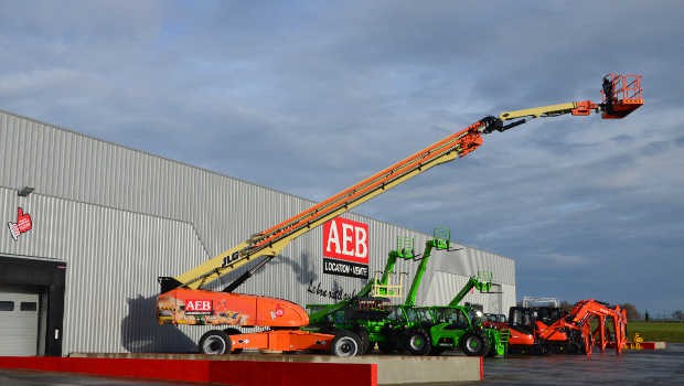 AEB crève le plafond avec une nacelle JLG 1850 SJ