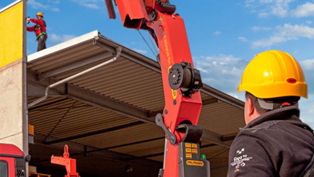 Grues auxiliaires : un système antichute signé Palfinger
