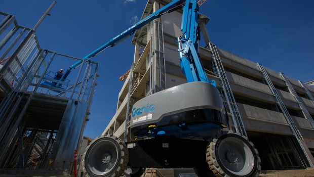 Genie : une nacelle articulée tout électrique