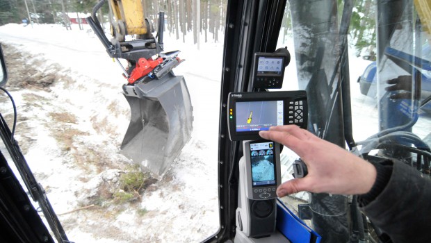 Garder le contrôle du godet avec Trimble et Rototilt