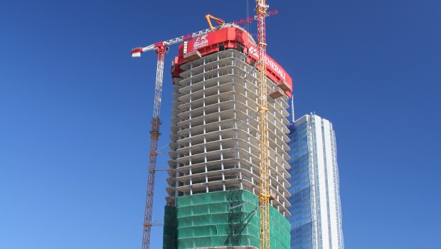 Milan : Potain à l'assaut de la tour Hadid