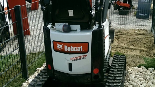 Mini pelle Bobcat E10 Electric : charge en une heure !