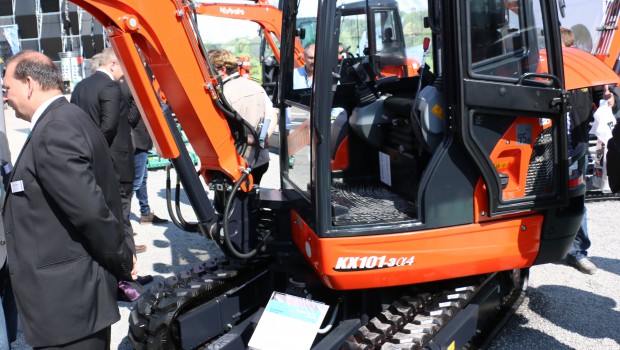 Bauma : Kubota dévoile un prototype de la KX101-3α4