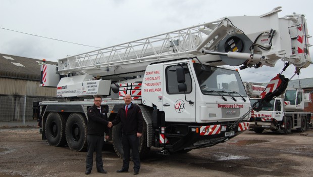 Dewsbury & Proud Ltd acquiert trois Grove GMK3060