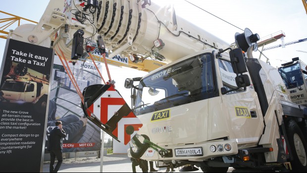 La Grove GMK4100L-1 a la cote