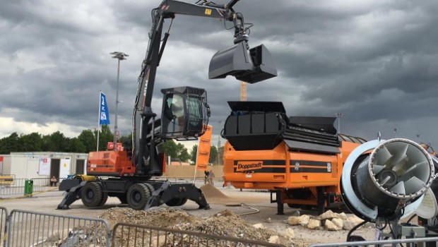 Les pelles de manutention Atlas à l'IFAT