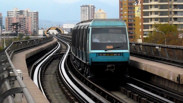 Santiago : le métro propulsé par l'énergie solaire et éolienne