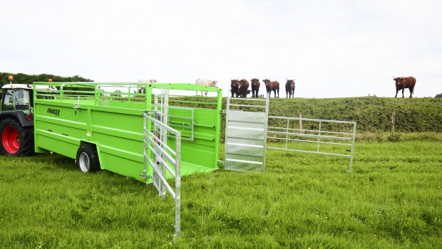 Joskin étoffe sa gamme de bétaillères