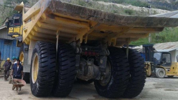 Magna Tyres équipe 2 tombereaux en Indonésie