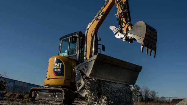 Mini-pelle ou porte–outils