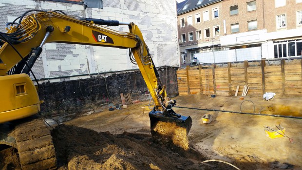 Caterpillar lance une gamme de godets inclinables à 45°