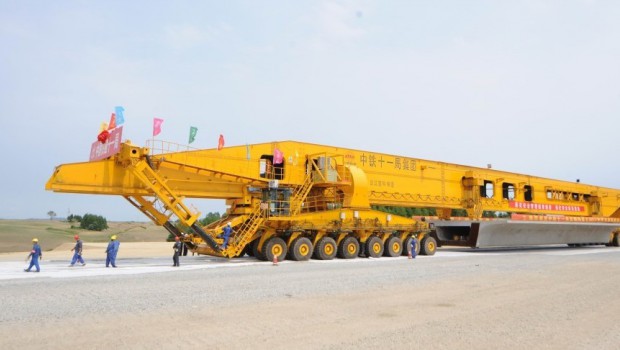 Un mastodonte en apesanteur : le SLJ900