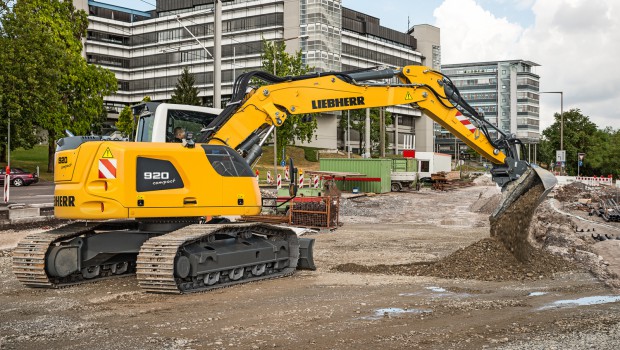 Liebherr lance la commercialisation de la pelle R920 Compact