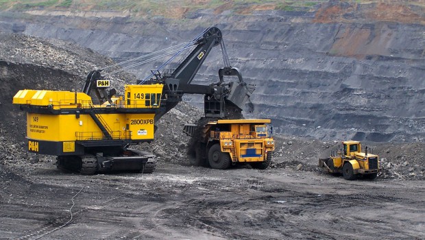 Les actionnaires Joy Global approuvent Komatsu