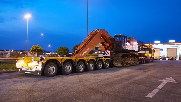 The excavator of 95T behind the COMBIMAX across 4 countries!
