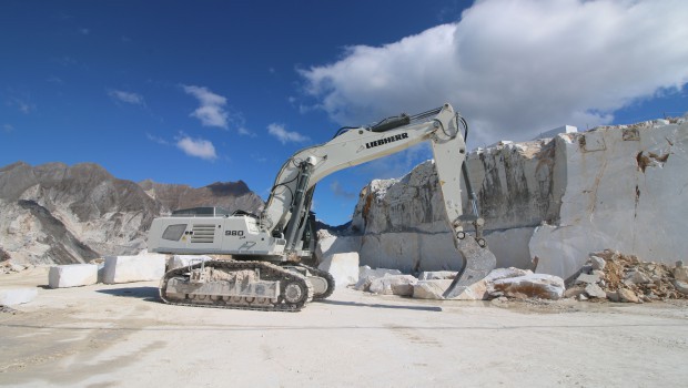 In Carrara, Liebherr wants to remain engraved in marble
