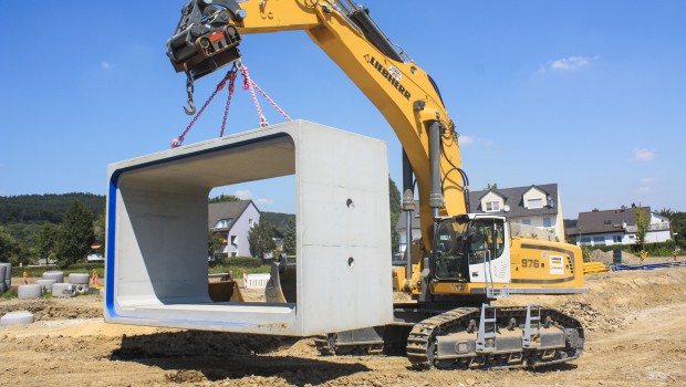 Liebherr at the service of Feickert GmbH